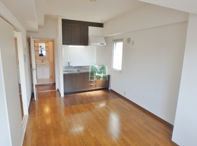 【キッチン】 | ※同間取り３０２号室の写真になります。