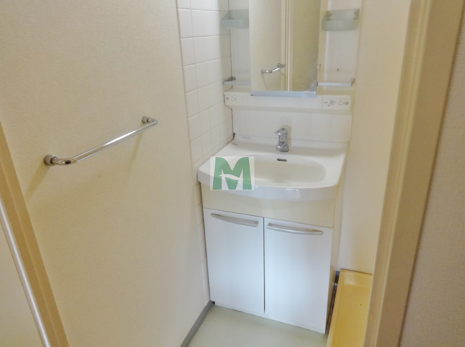 【独立洗面台】 | ※同間取り３０２号室の写真になります。