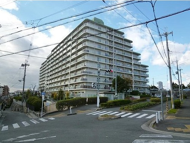 千里山スカイハイツの外観