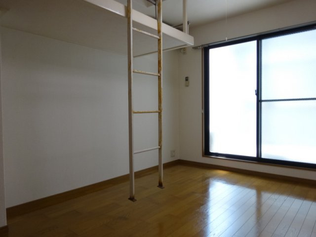 レナジア姫路ビルの居間・リビング