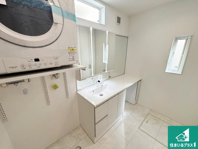 高石市千代田　新築一戸建ての外観|周辺は落ち着いた街並みの住宅地！子育てがしやすい住環境です！まだ未完成ですが、現地でしかわからない事もございます。是非一度ご覧ください。