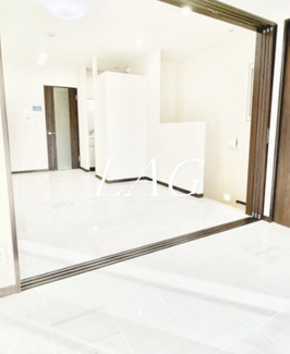 【居間・リビング】 | PLUSH-GARDEN  CRYSTA | 洋室のお部屋です。