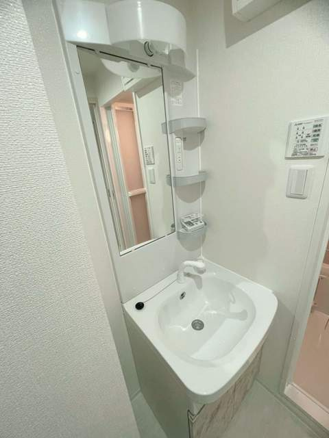  月光江波東参番館の独立洗面台