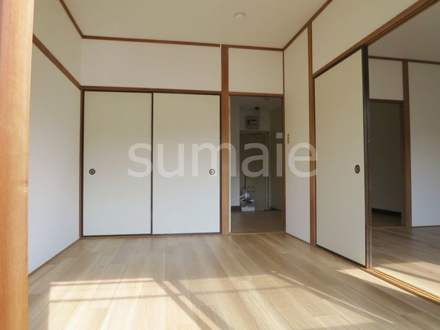 ライフ小島の居間・リビング|人気のオールフローリングです。