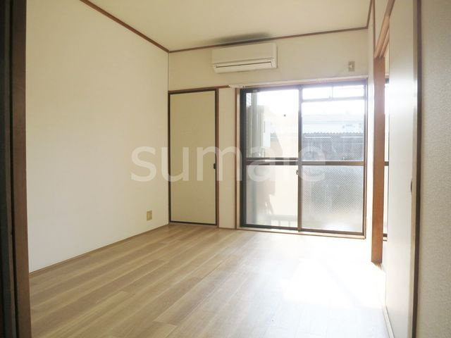 ライフ小島の居間・リビング|人気のオールフローリングです。