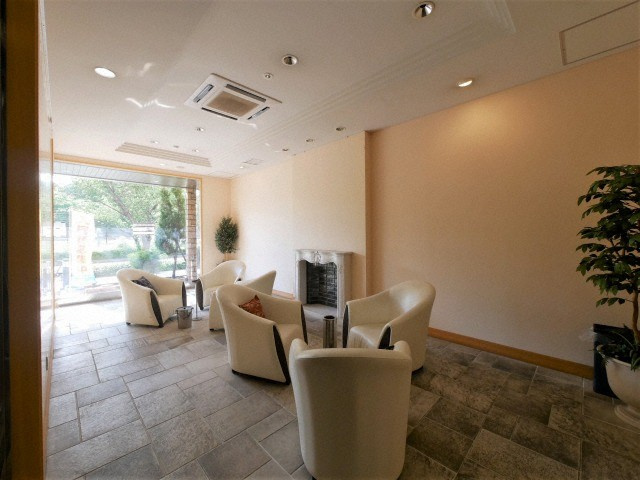 フレンシアノイエ難波南のロビー