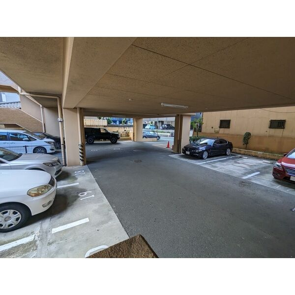 熊本市中央区水前寺１丁目の賃貸マンションの駐車場