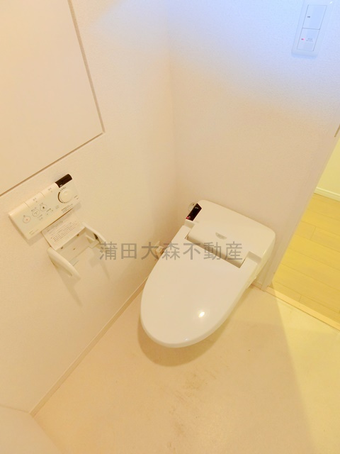 萩中イーストのトイレ|温水洗浄便座付きのトイレ