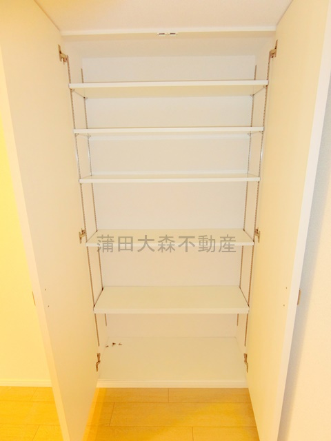 萩中イーストの収納|リビング収納②