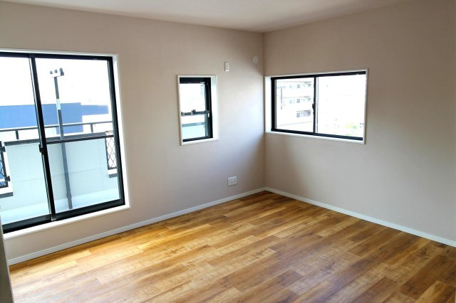 横浜市金沢区堀口　中古戸建の洋室