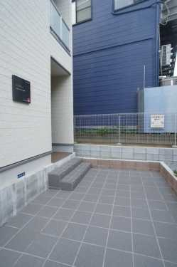 リブリ・グランハイム妙典のエントランス