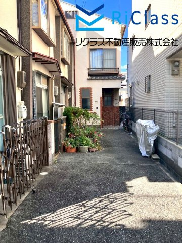中古戸建　尼崎市食満6丁目5の前面道路含む現地写真|前面道路含む現地写真です