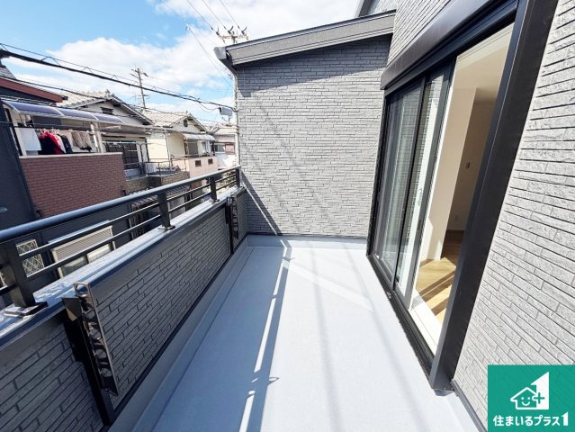高石市千代田　新築一戸建てのバルコニー|日当たりのよいバルコニー！お部屋が開放的に！