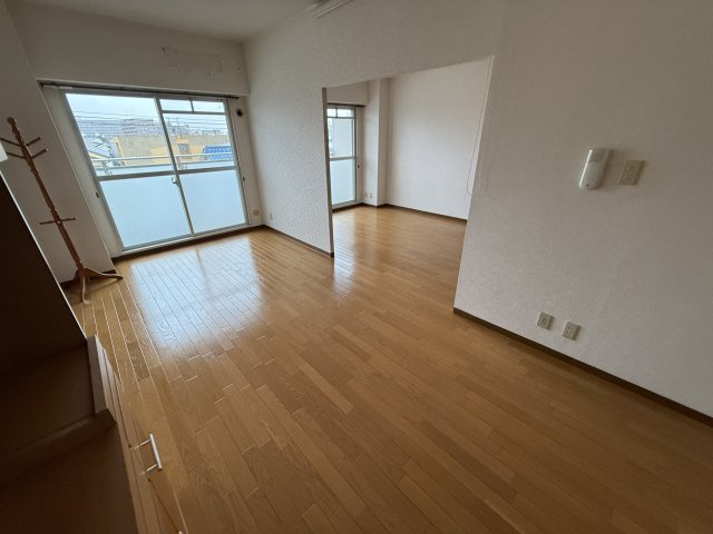 ファミール服部の居間・リビング