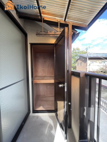 明石市山下町　中古戸建のバルコニー|【ホームページに現地動画掲載中】●年中無休：当日予約可●バルコニーにも収納があり便利です！