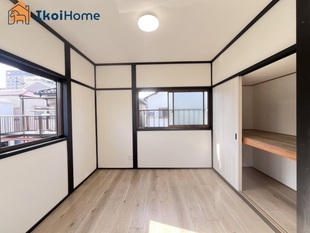 明石市山下町　中古戸建の寝室|【ホームページに現地動画掲載中】●年中無休：当日予約可●収納が広く、荷物が多いお子様なども安心です。