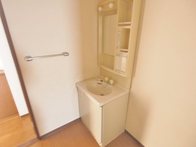 フォブール鶴江の独立洗面台