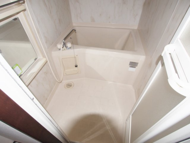 フォブール鶴江の浴室