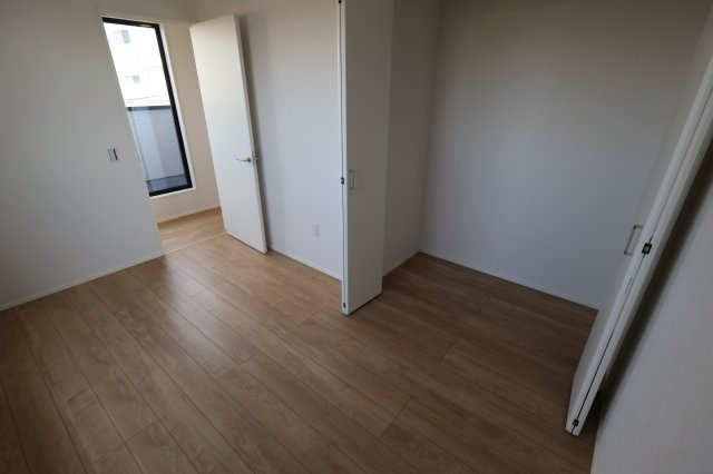 《仲介手数料無料》南区曲本４丁目5-20新築一戸建てKEIAI GRACEの洋室