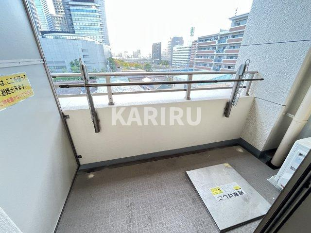 ヴィヴィッド京橋のバルコニー