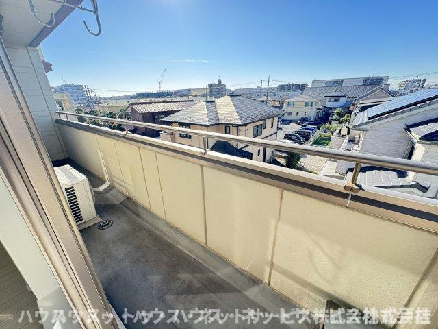 メゾンコムラのバルコニー