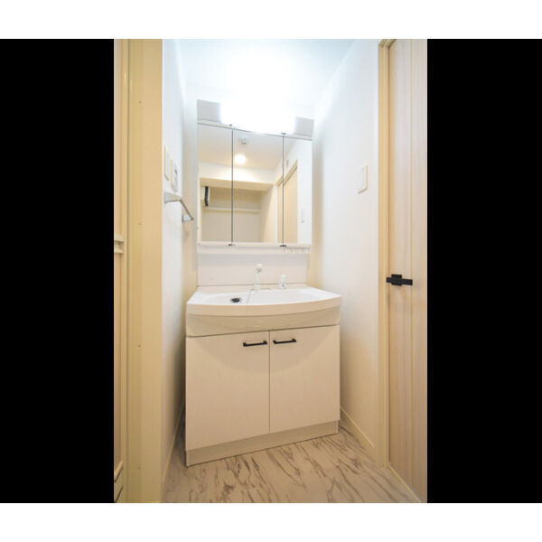 GRAN GLACE久留米南1の洗面所