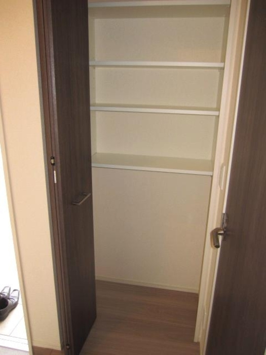 ウィット瓦町通の収納