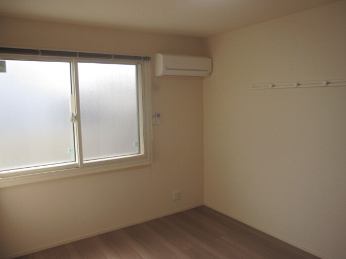 ウィット瓦町通の洋室