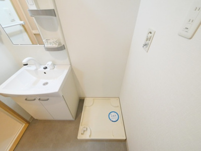 【設備】 | ブリランテ都島 | 洗濯機置き場です