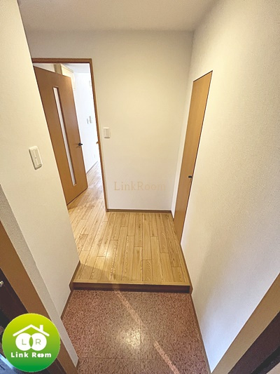 マーサ・プレアマールKの玄関