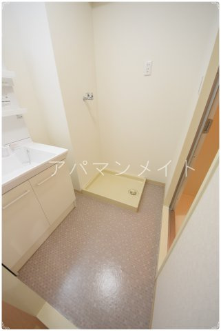 【設備】 | セントラーレ鳥が丘 | 室内洗濯機置場です