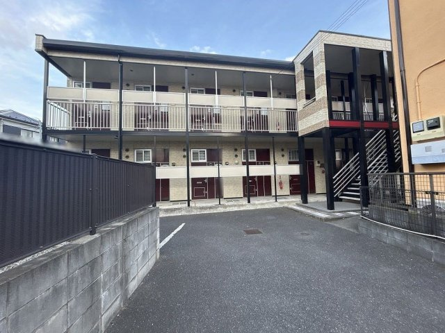 レオパレスｃｈｉｙｏのエントランス