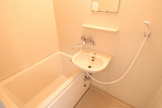 インペリアル伊川谷の浴室