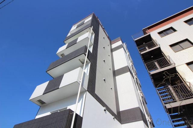 ONLYONE梅田北の外観