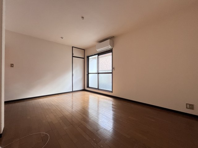 アズマハイツの洋室