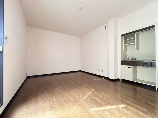 アズマハイツの洋室