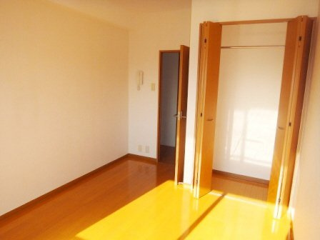 イーストベイ・船橋本町の寝室|オートロック付きです