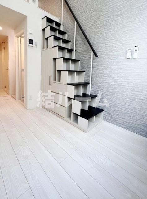 練馬区小竹町１丁目のアパートの居間・リビング