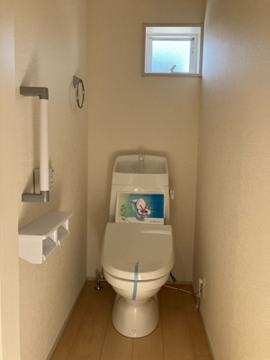 【トイレ】 | リーブルガーデン湖南市若竹町４期 | コンパクトで使いやすいトイレです