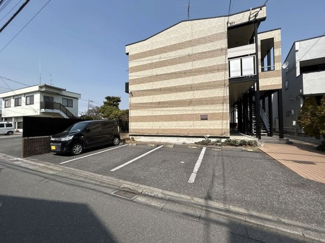 レオパレスコンフォートの駐車場