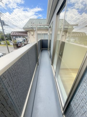 三郷市高州2丁目　新築戸建　全1棟のバルコニー|南向きバルコニーにて日当たり良好