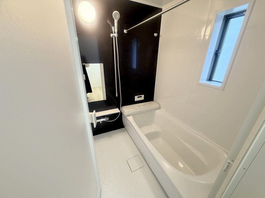 三郷市高州2丁目　新築戸建　全1棟の浴室|追焚・浴室乾燥機付きの快適な一坪バス