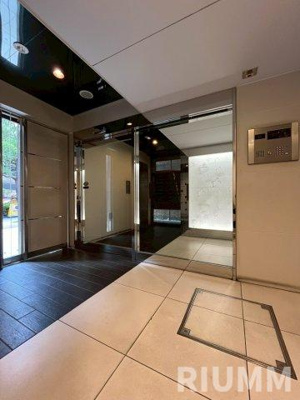 【エントランス】 | ジェノヴィア西新宿グリーンウォール（GENOVIA西新宿green wall ）