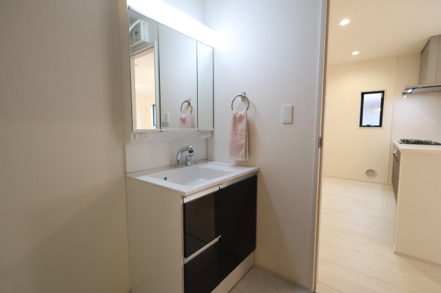 《仲介手数料無料》西区大字中釘290-31(全1戸)新築一戸建てリーブルガーデンの独立洗面台