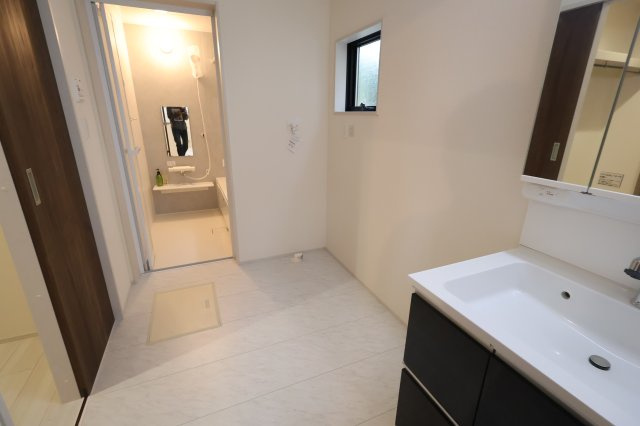 《仲介手数料無料》西区大字中釘290-31(全1戸)新築一戸建てリーブルガーデンのランドリースペース