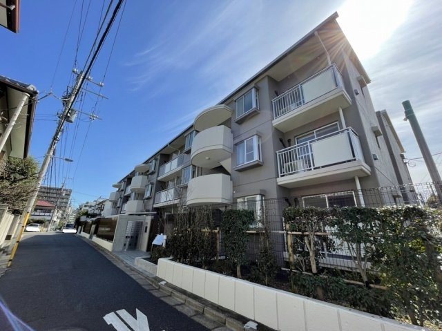 アソシエール文京白山の外観