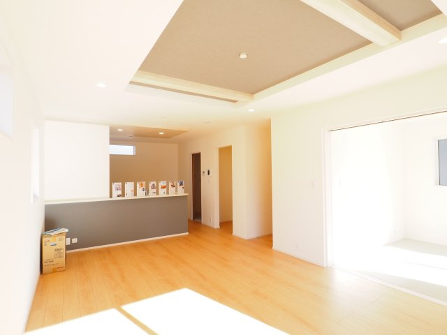 【居間・リビング】 | Blooming　Garden　笹木野北寺畑　２号棟 | ★内覧予約で新米2kg★