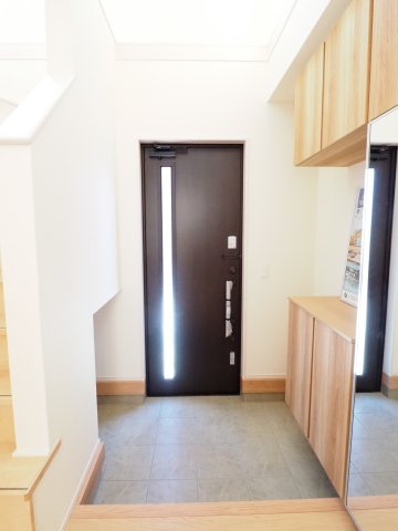 【玄関】 | Blooming　Garden　笹木野北寺畑　２号棟 | ★内覧予約で新米2kg★