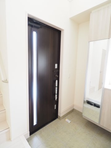 【玄関】 | Blooming　Garden　笹木野北寺畑　３号棟 | ★内覧予約で新米2kg★