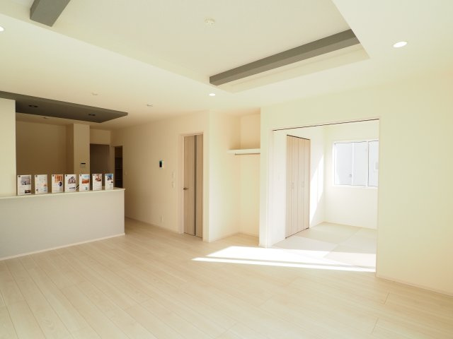 【居間・リビング】 | Blooming　Garden　笹木野北寺畑　３号棟 | ★内覧予約で新米2kg★